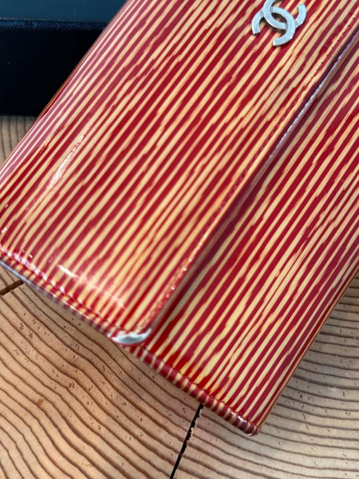 Channel Patent Wallet