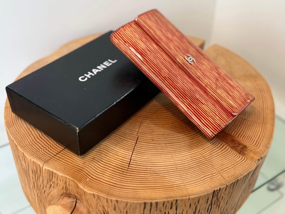 Channel Patent Wallet