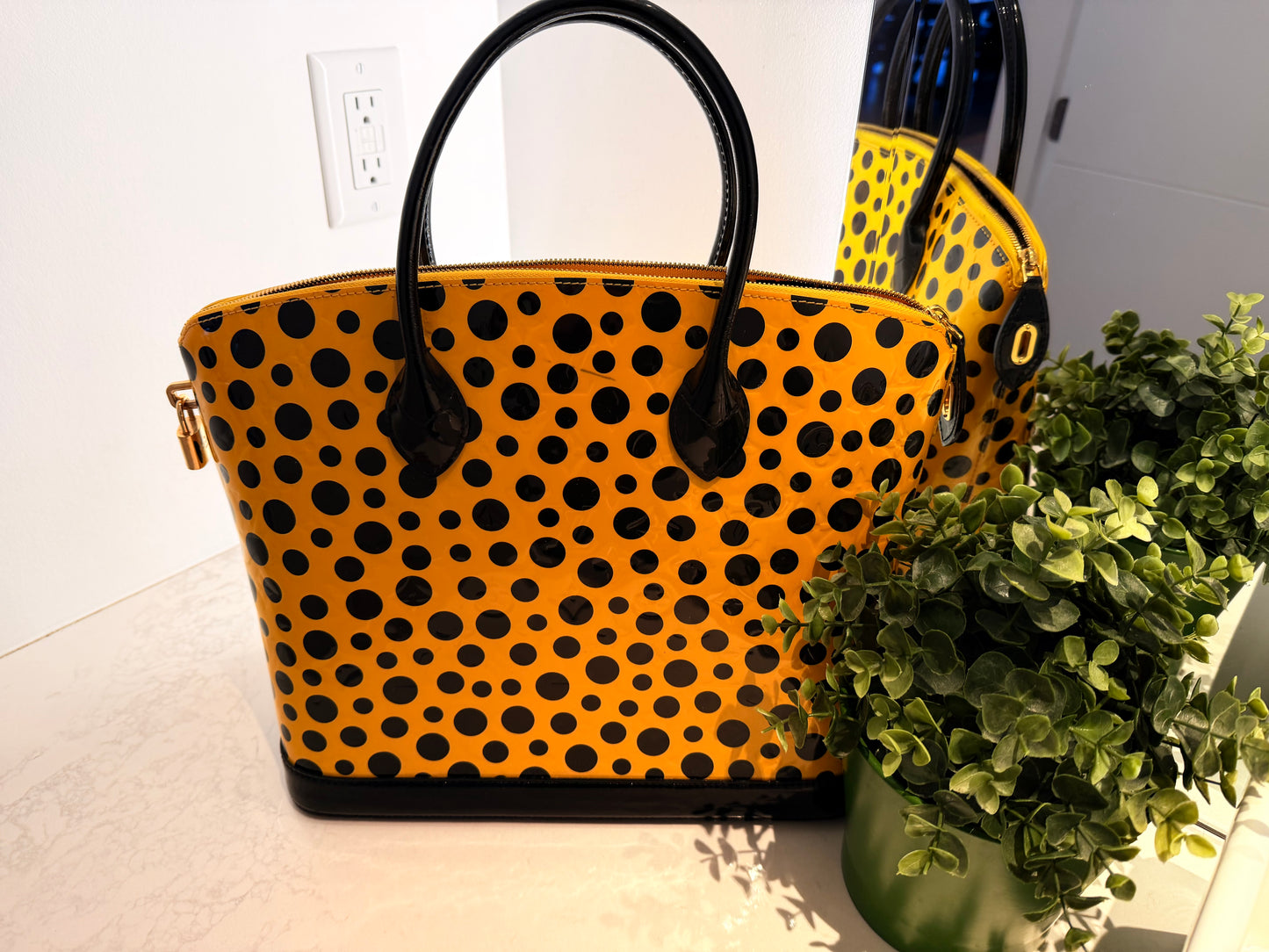 Louis Vuitton X Kusama Co-lab Poka Dot MM Alma